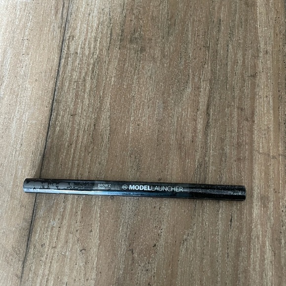 Taupe Model Launcher Eyebrow Pencil - Picture 3 of 3